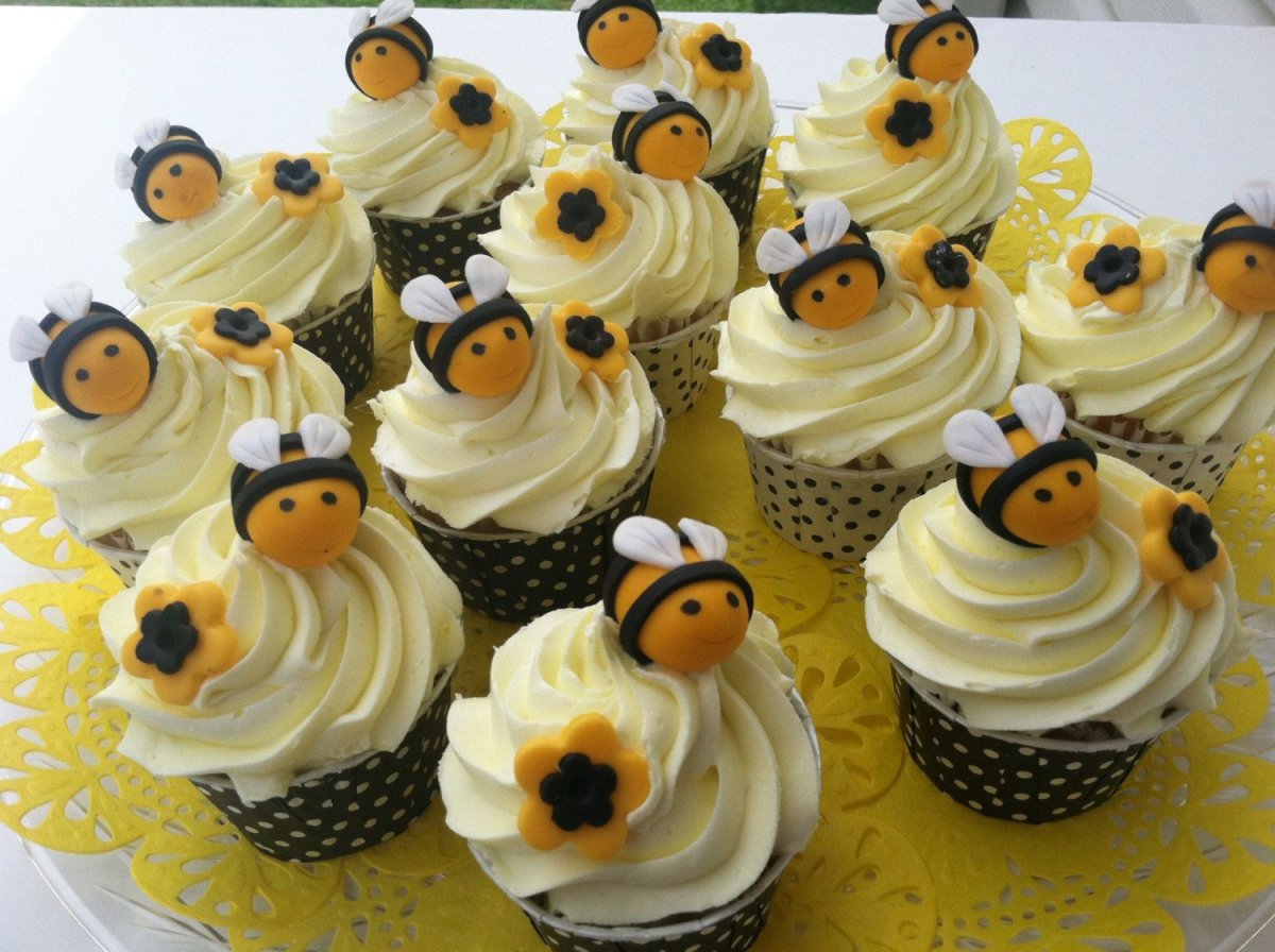 Кейк попсы пчелки