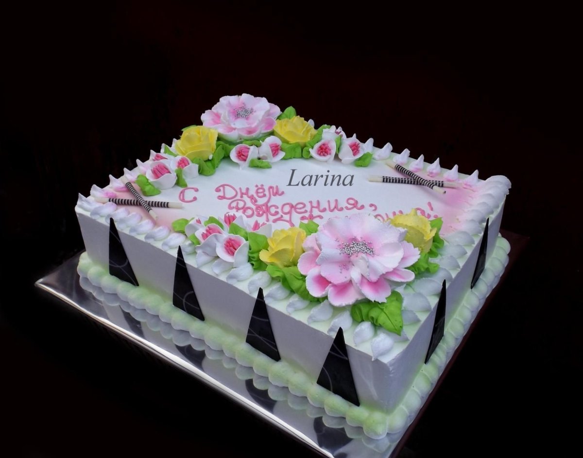 Квадратный торт с цветами