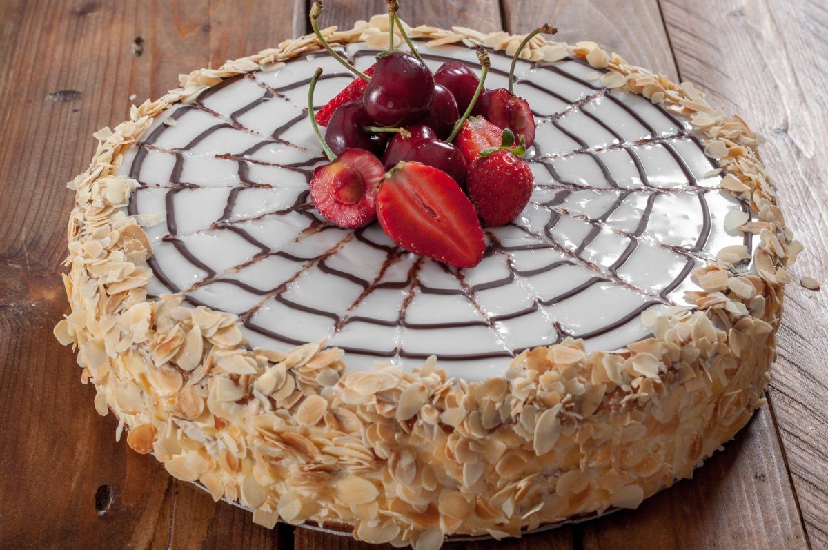 Торт миндальный замороженный