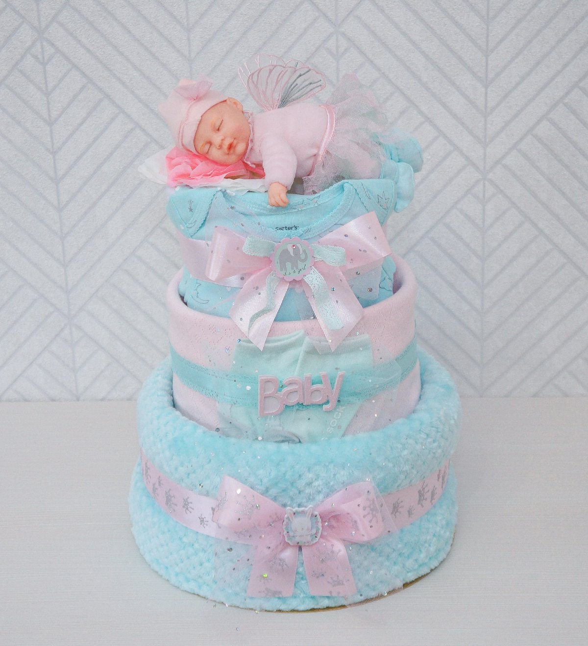 Торт из памперсов для девочки