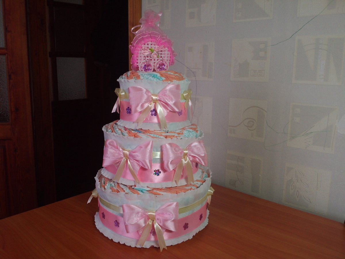 Торт из памперсов для девочки