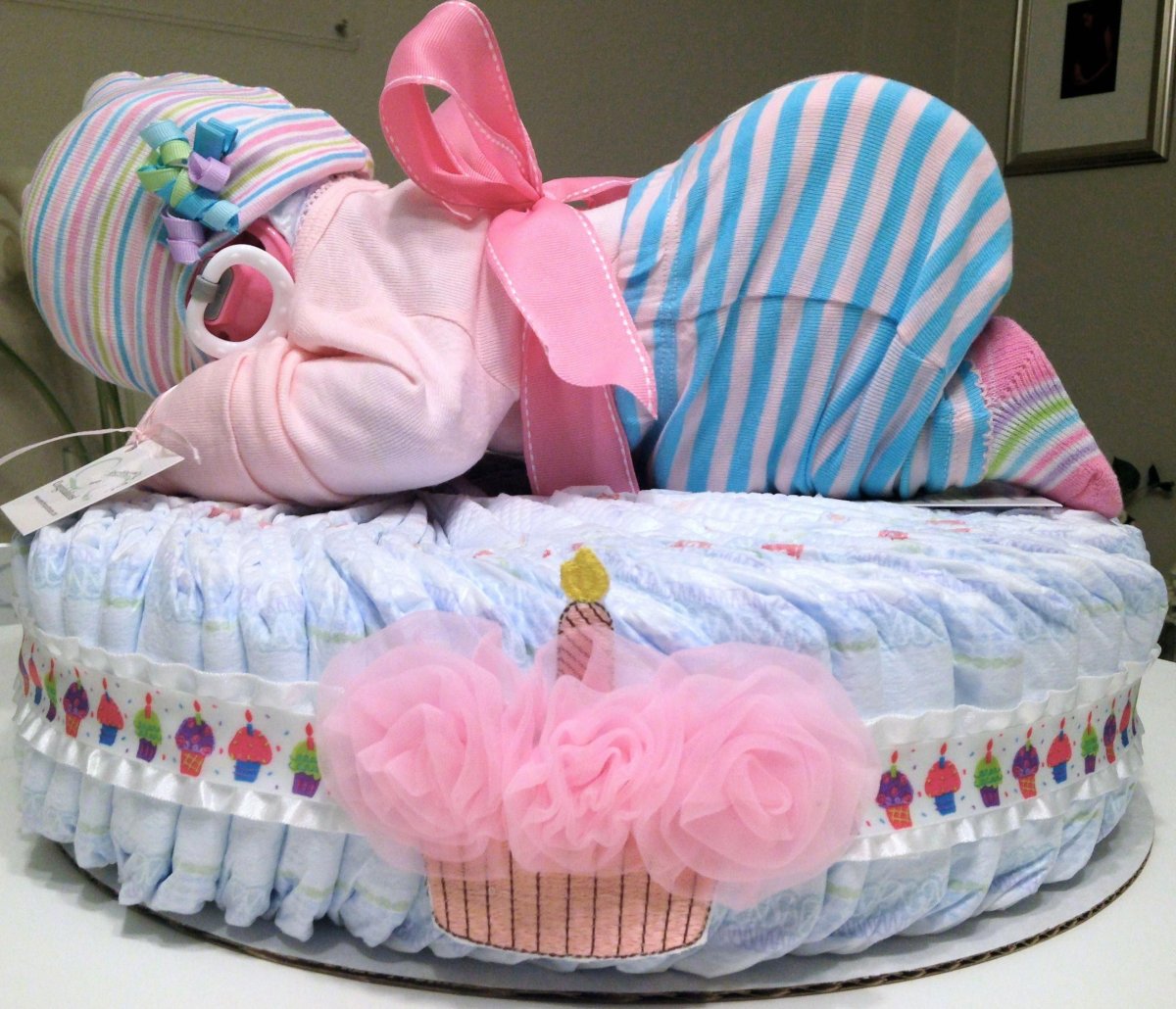 Подарок из памперсов для мальчика