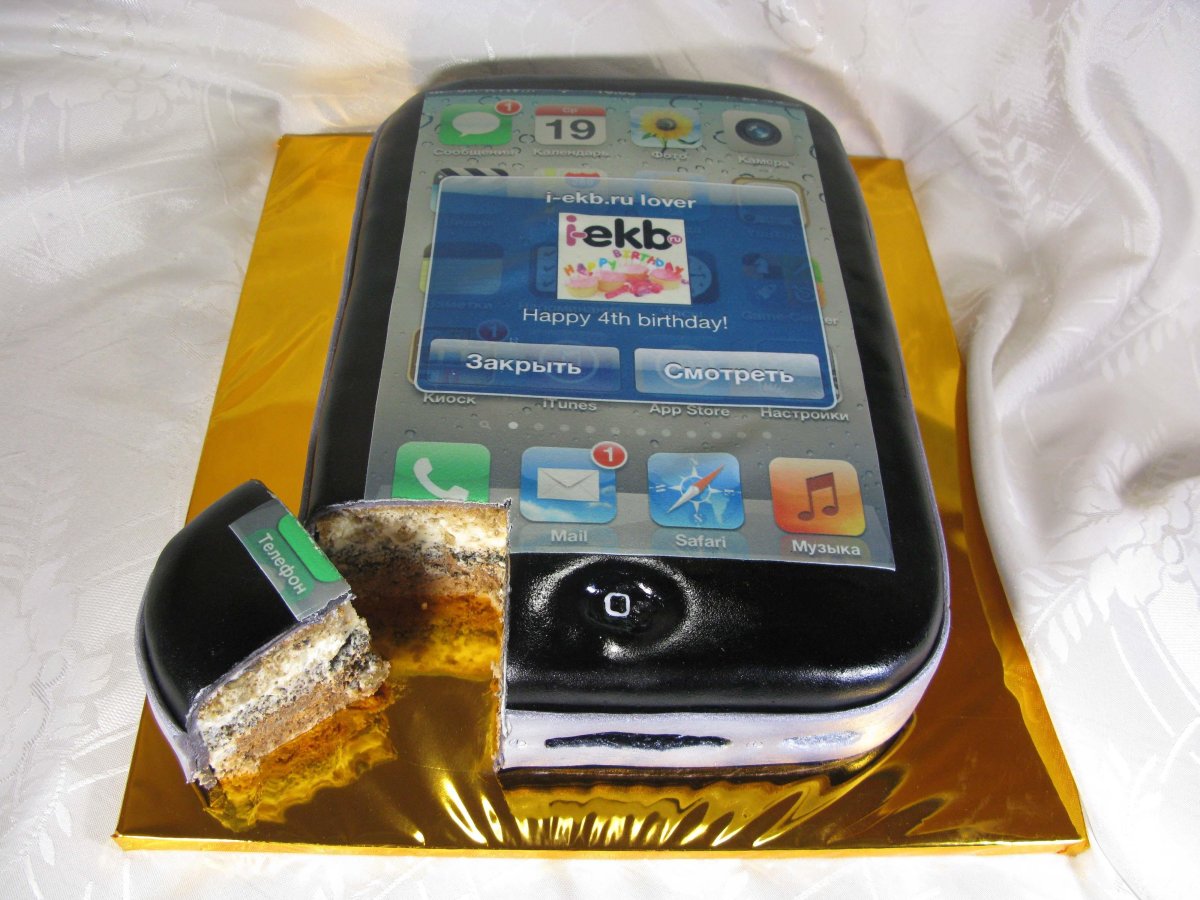 Торт мальчику на 16-летие с телефоном