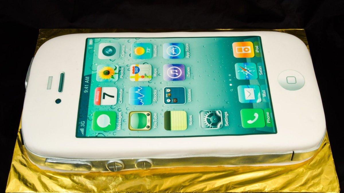 Смартфон из мастики