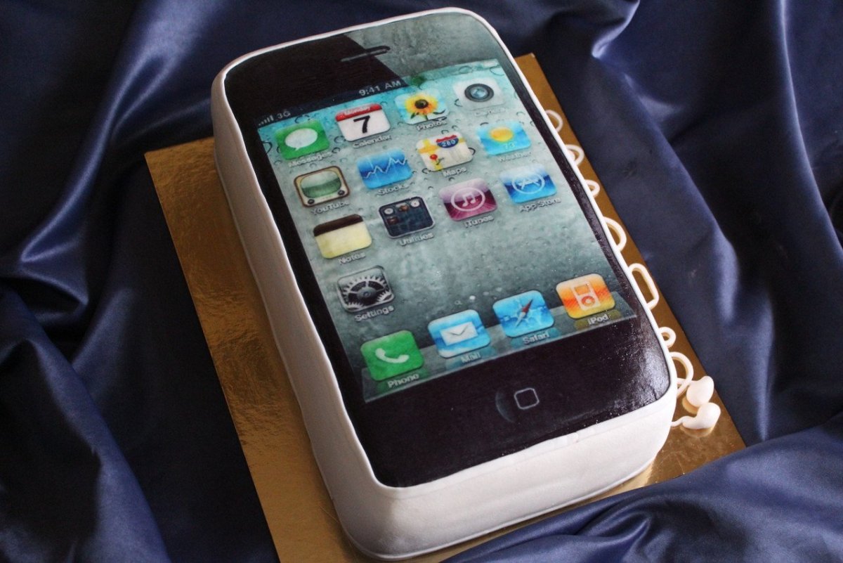 Торт в виде айфона