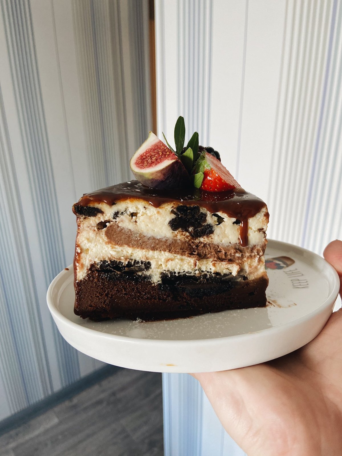 Шоколадный торт с бананом