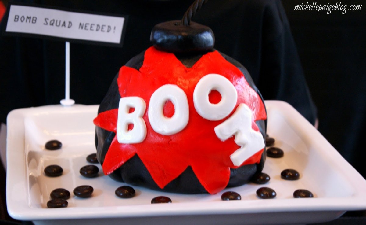 Торт шар бомба