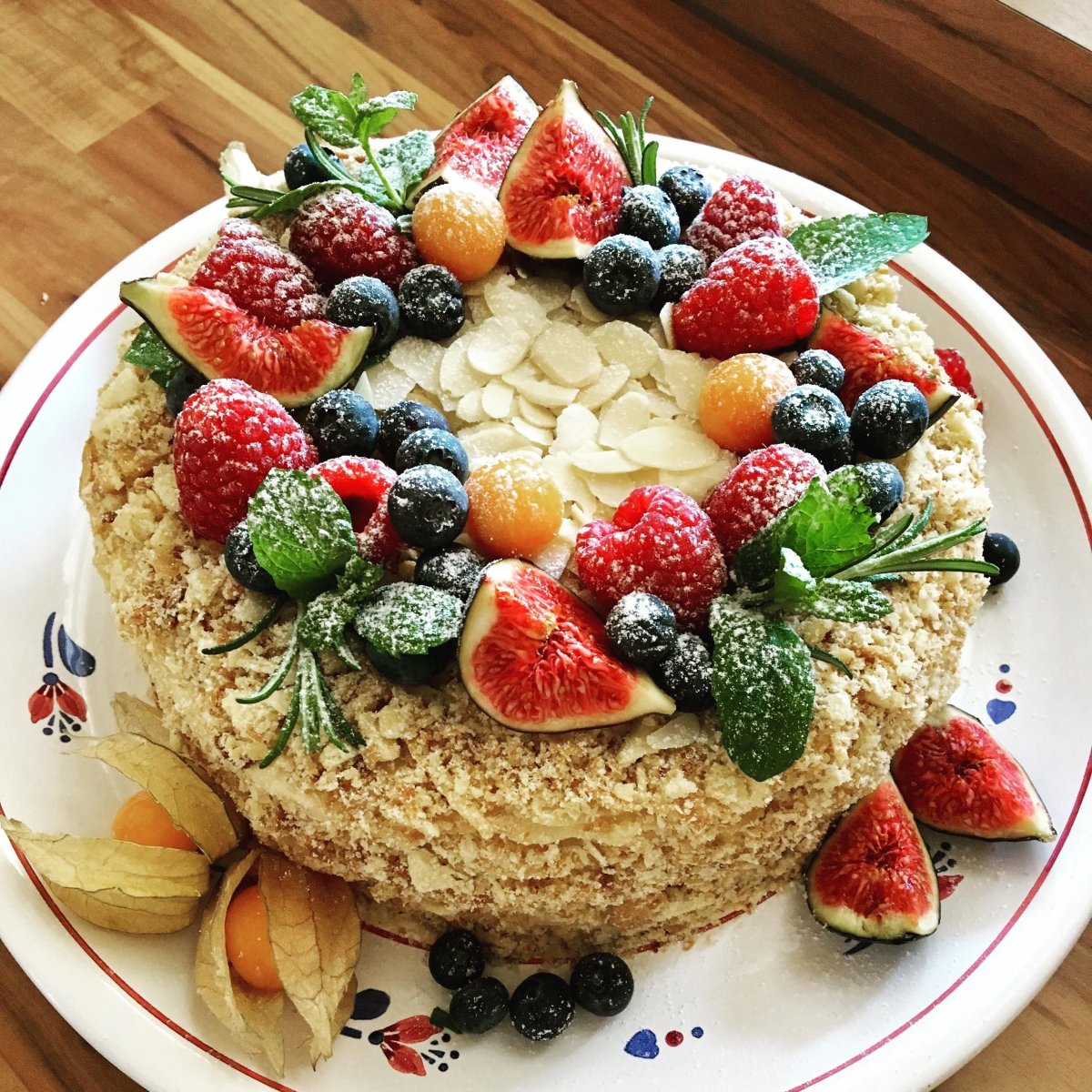 Украшения торта на 30 лет Наполеон