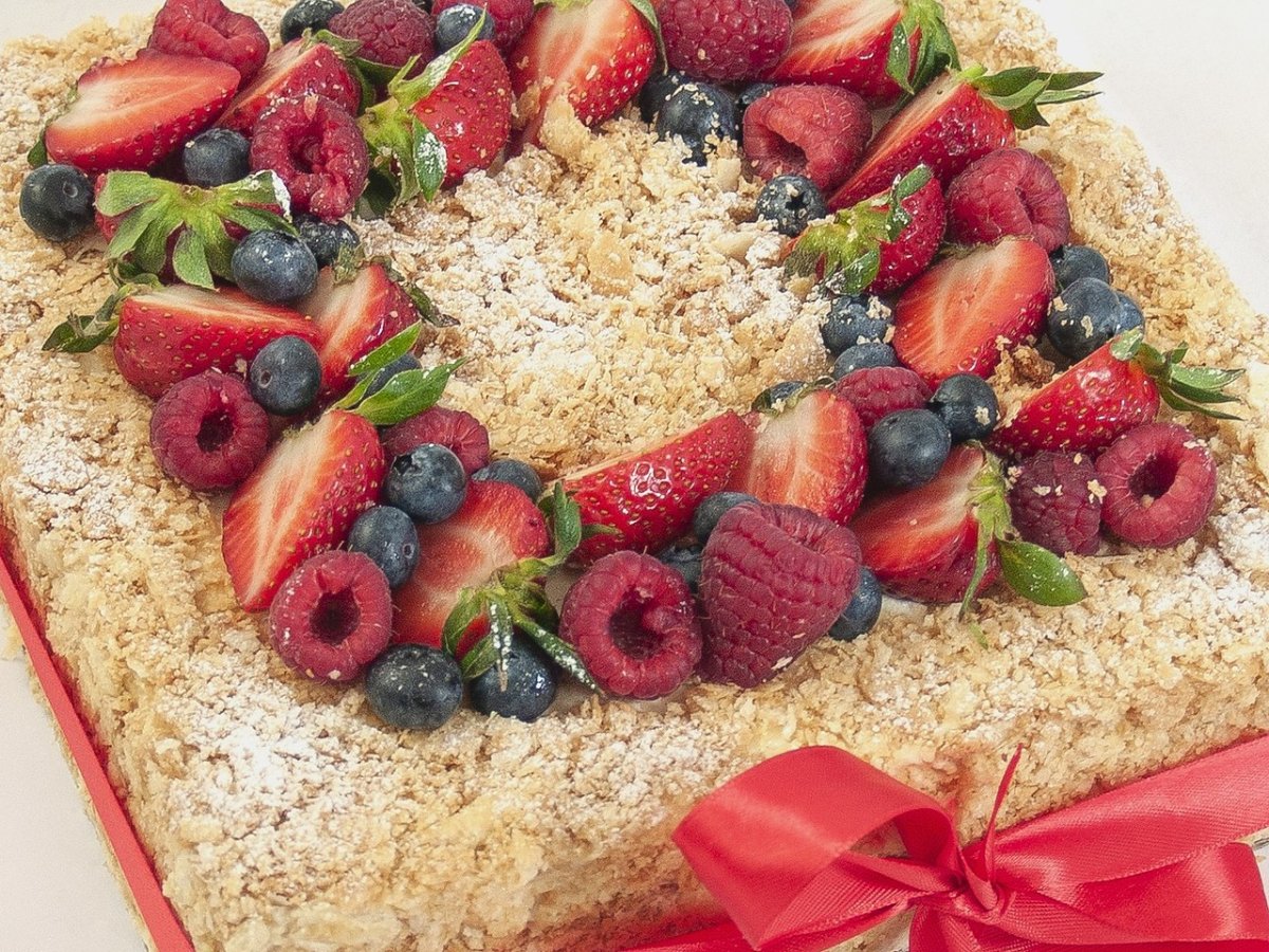 Украшение торта Наполеон