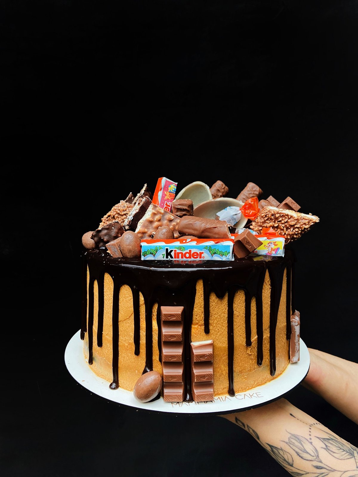 Сникерс торт тайерлаш