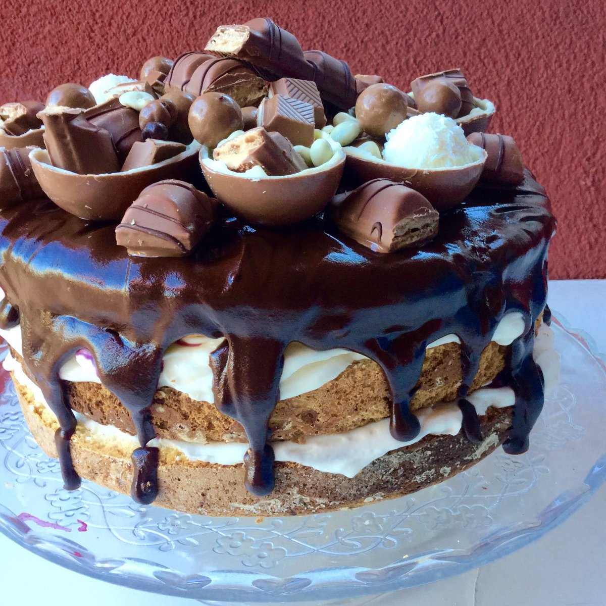 Украсить торт Сникерс на день рождения