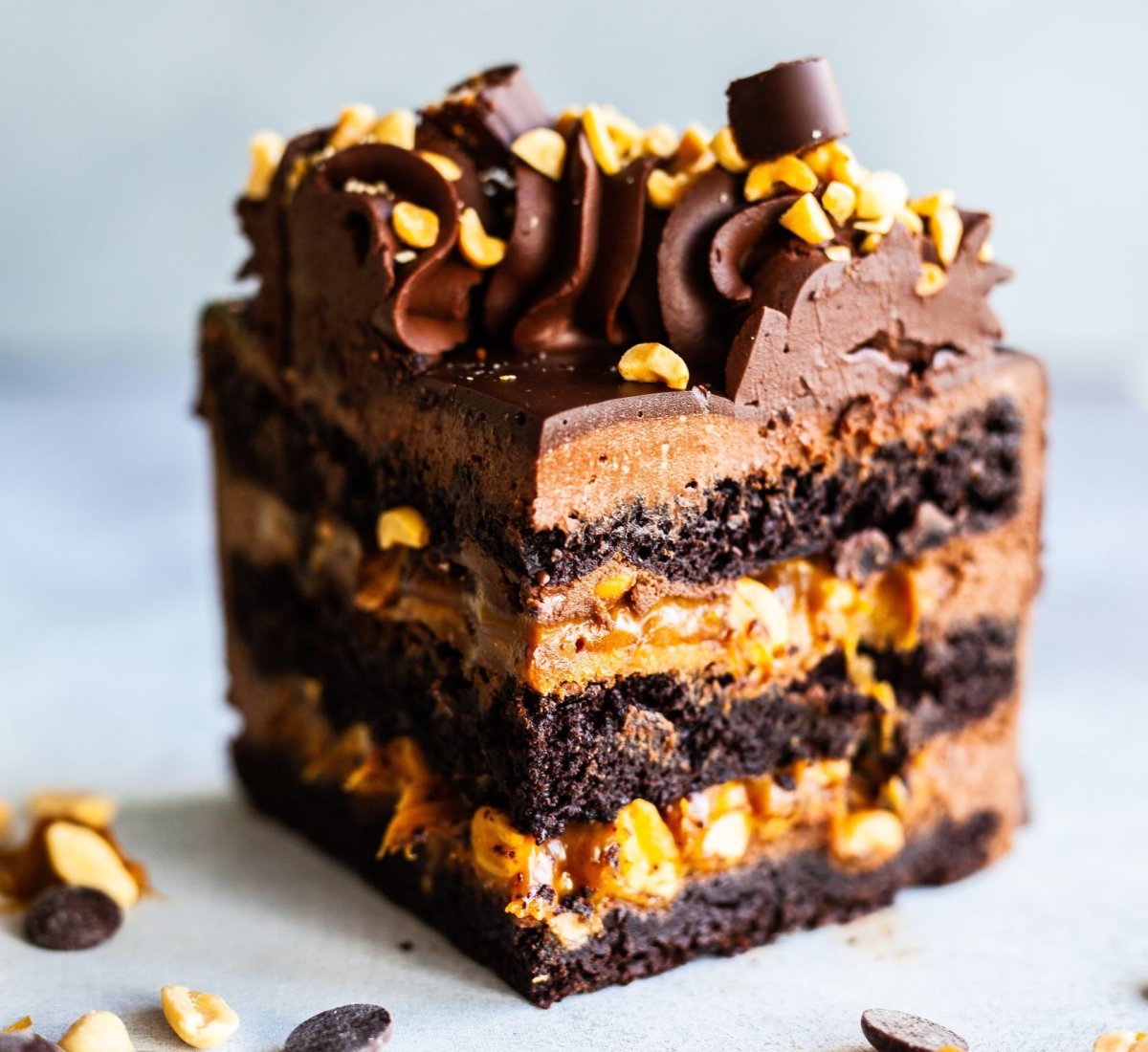 Украшение шоколадного торта