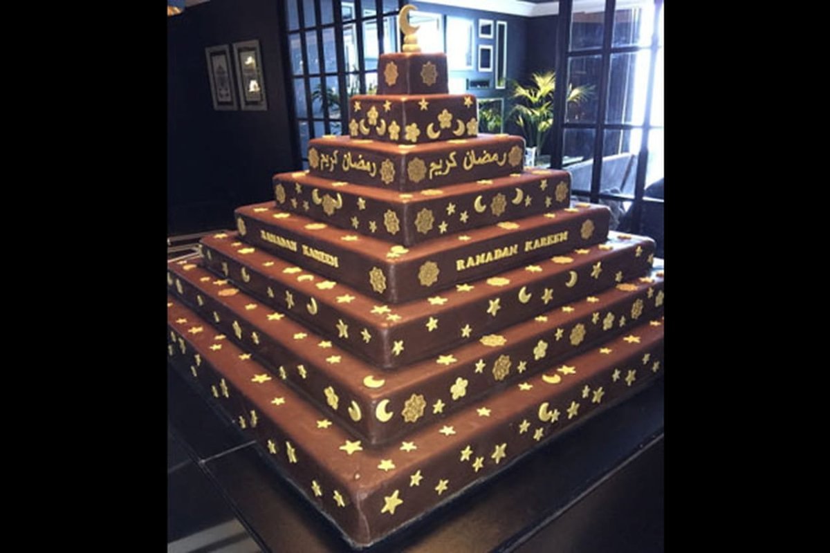 Огромный торт с днем рождения