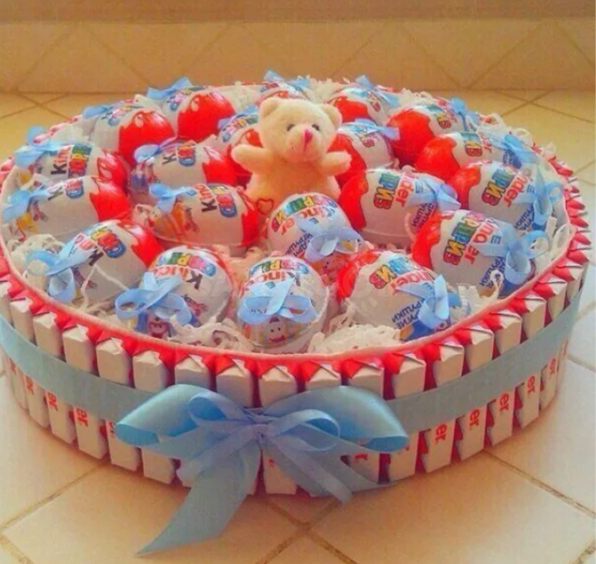 Корабль из киндеров