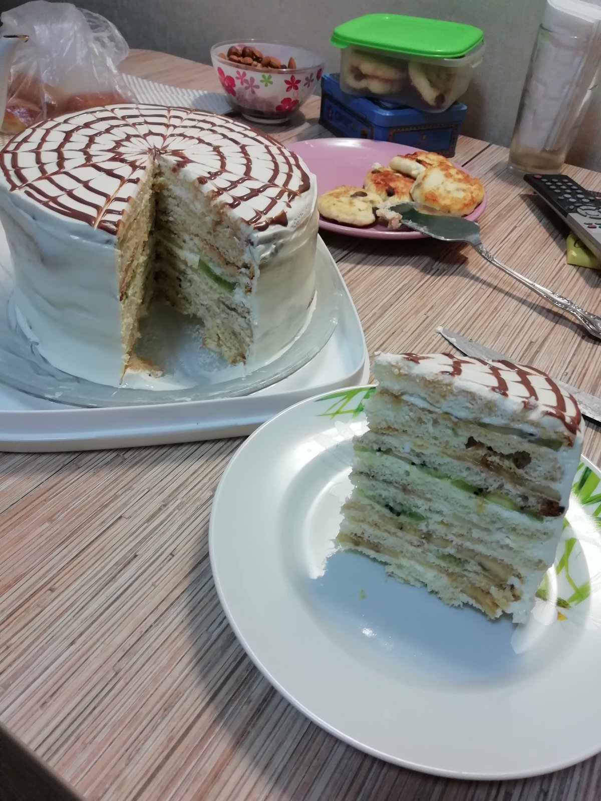 Торт с киви и бананом бисквитный