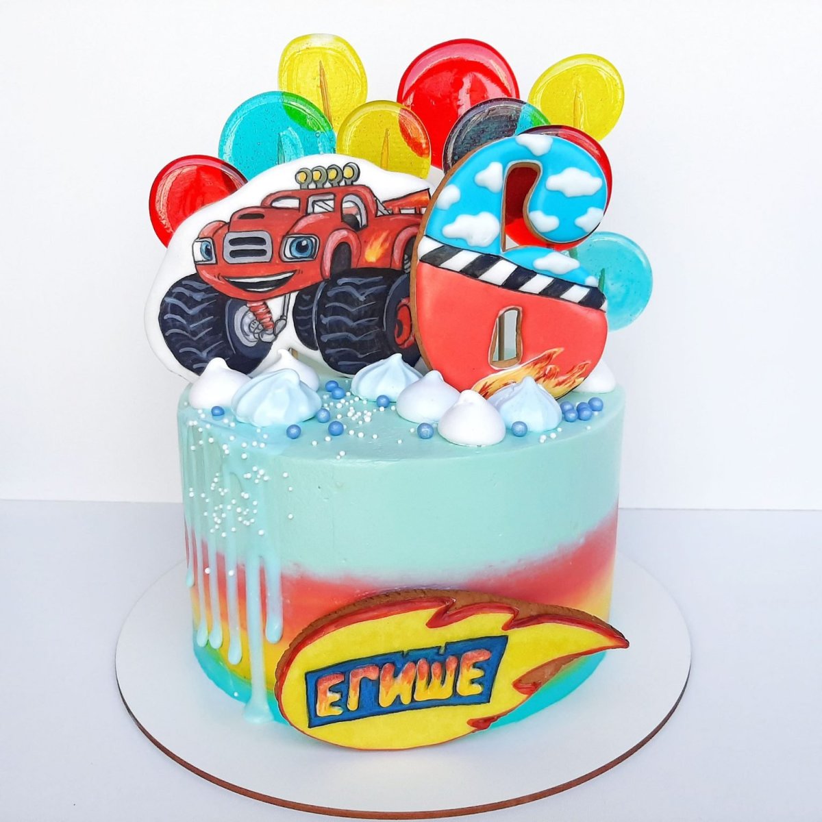 Торт Вспыш и чудо машинки торт