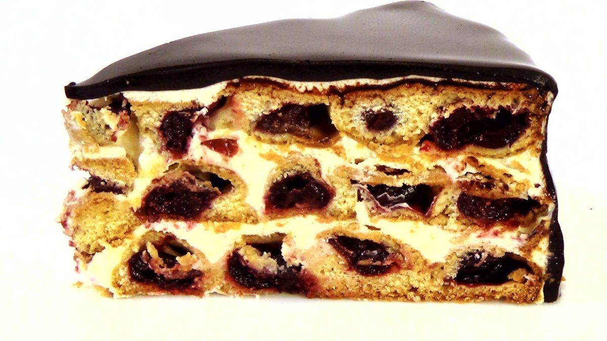 Торт медовик Чизберри