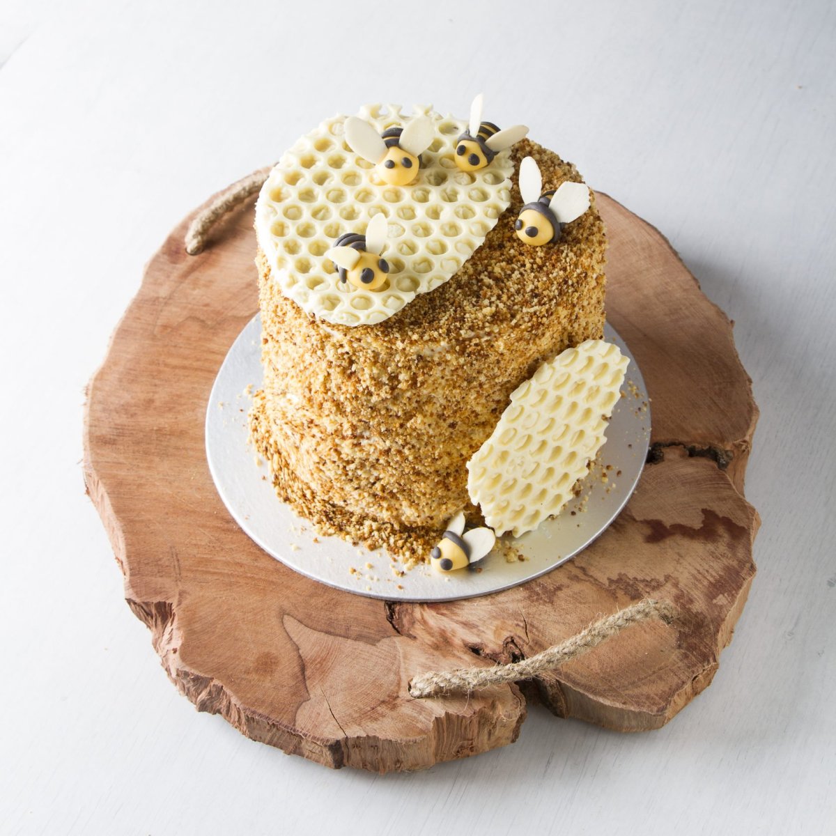Медовик с пчелками