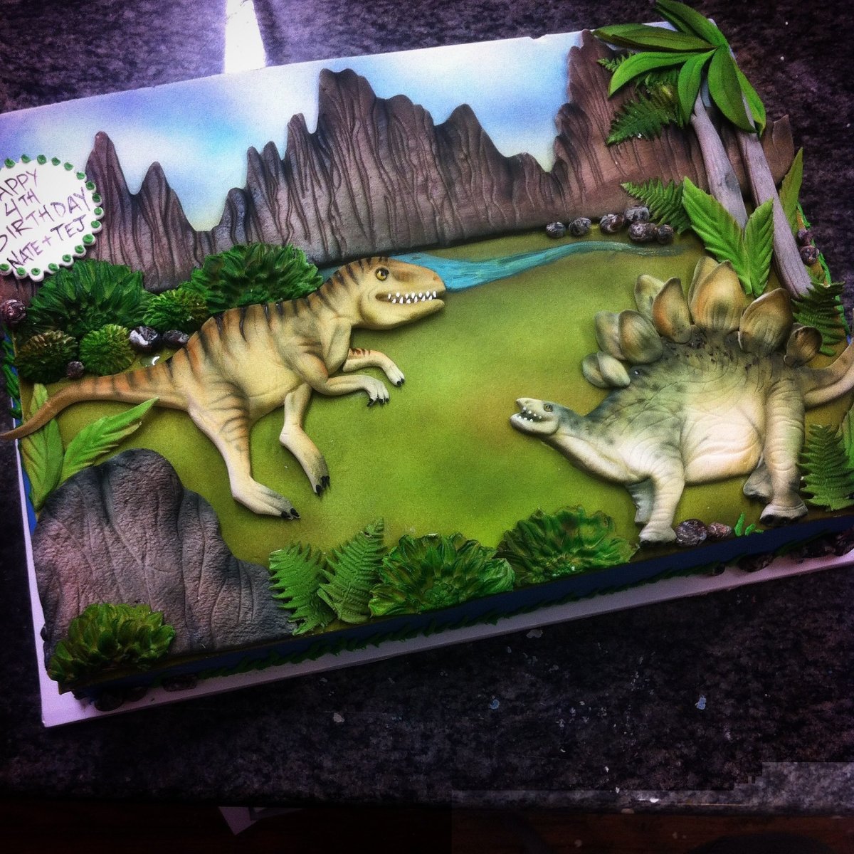 Круглый динозавр