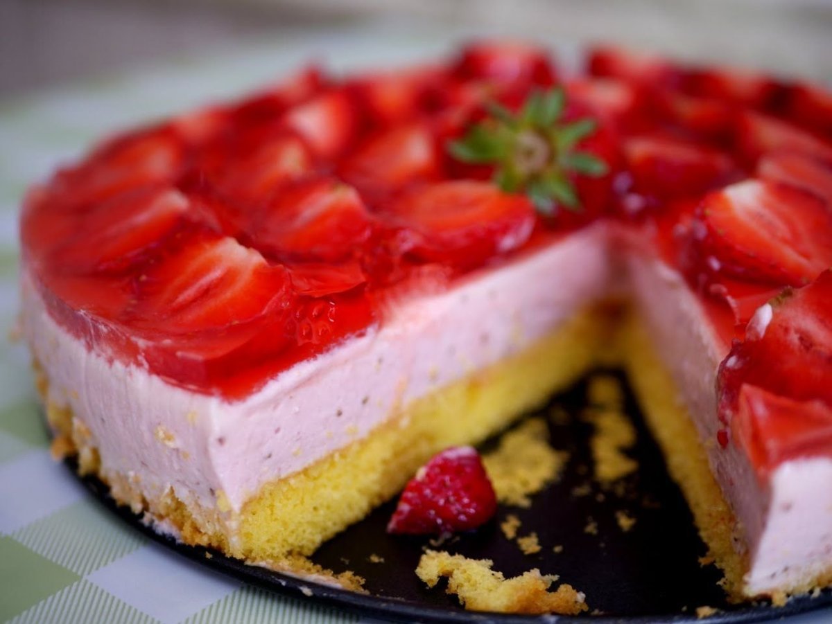 Муссовый торт клубничный Мохито