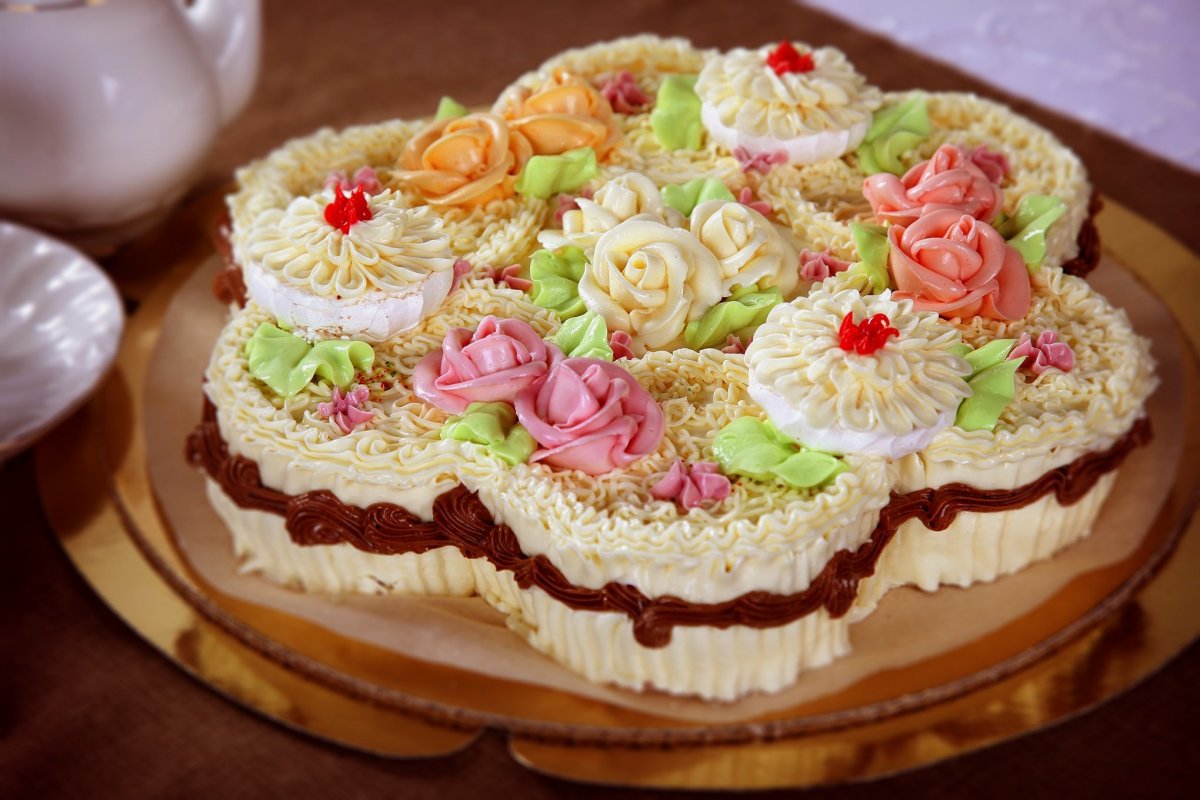 Бисквитный торт с кремом пломбир