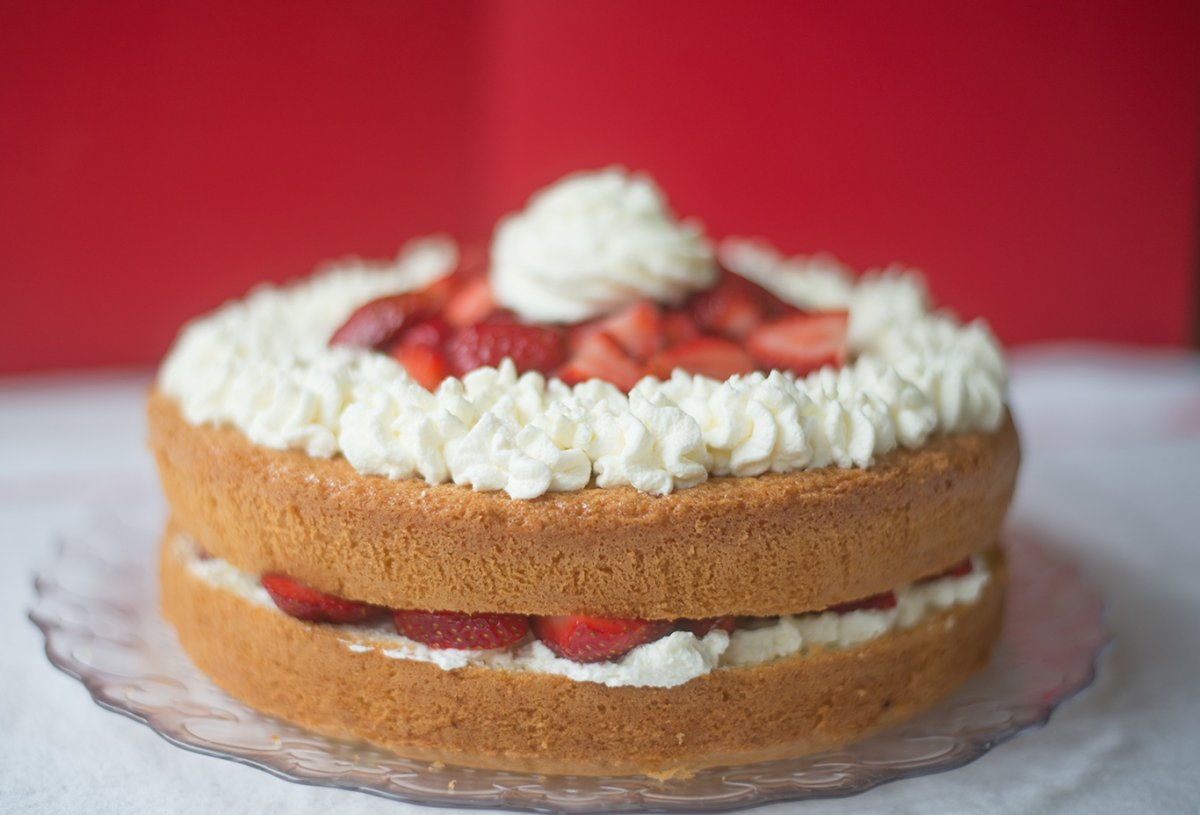 Торт "клубничный пломбир"