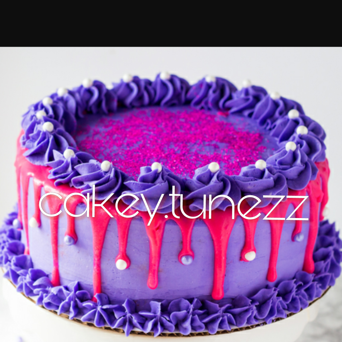 Сиреневый торт с ягодами