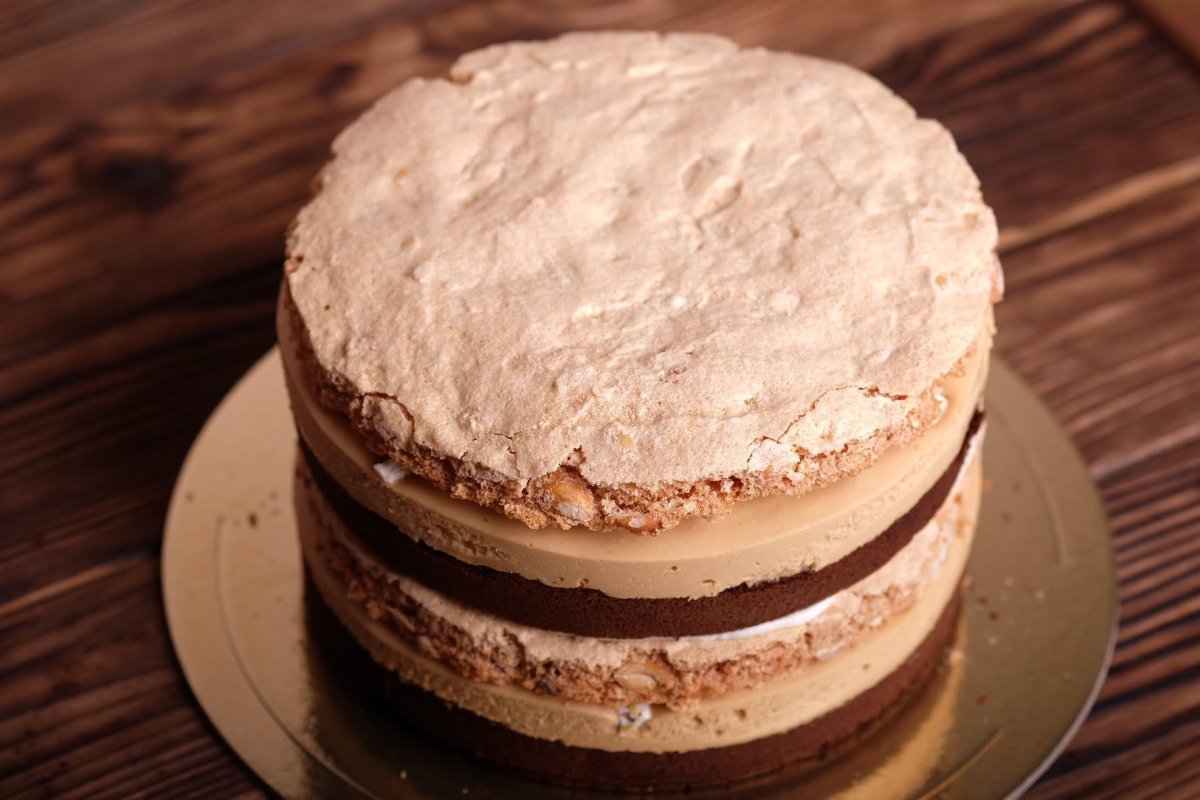 Торт "безе с фундуком" (Hazelnut Meringue Cake)