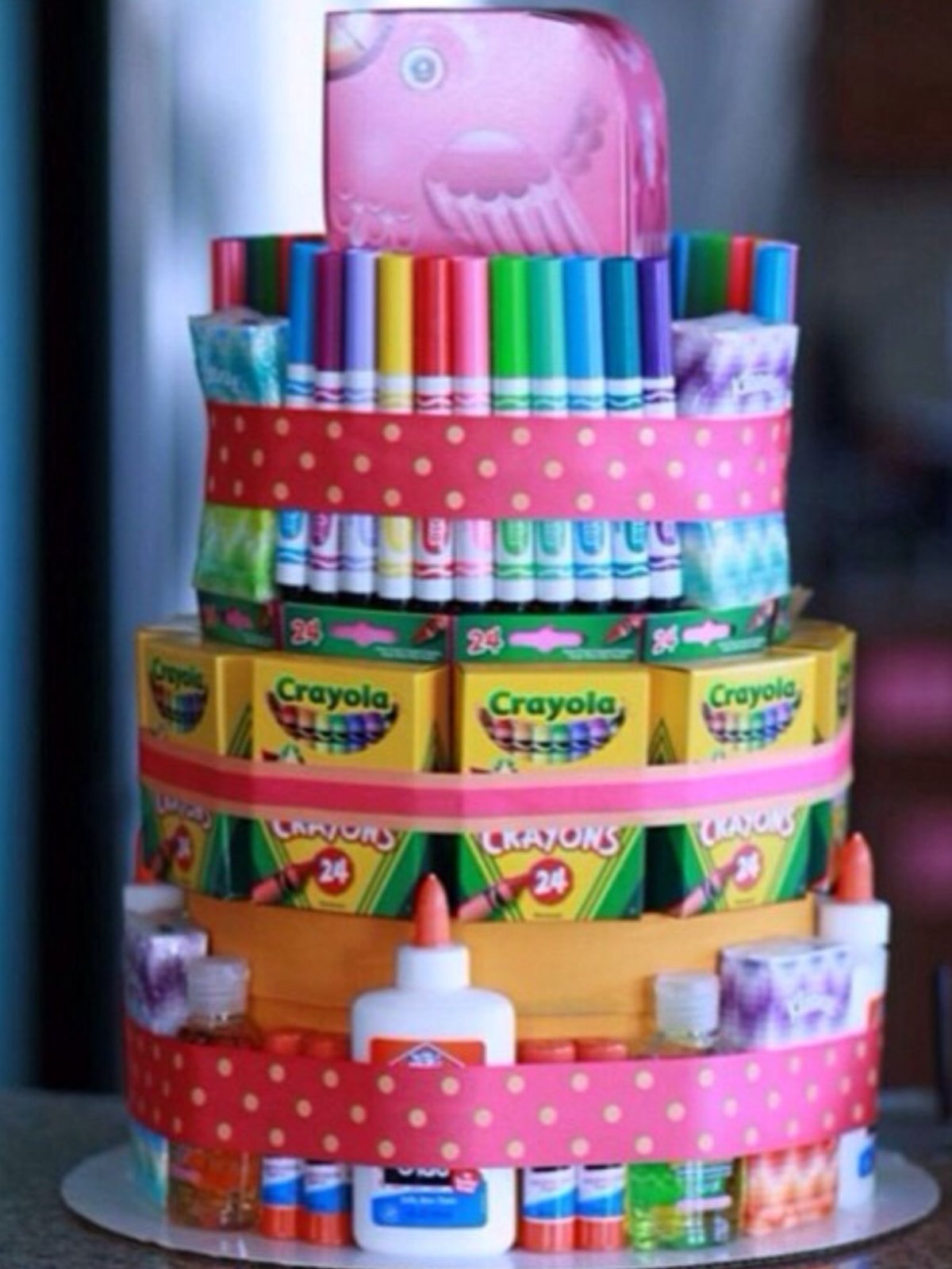 Торт из канцтоваров