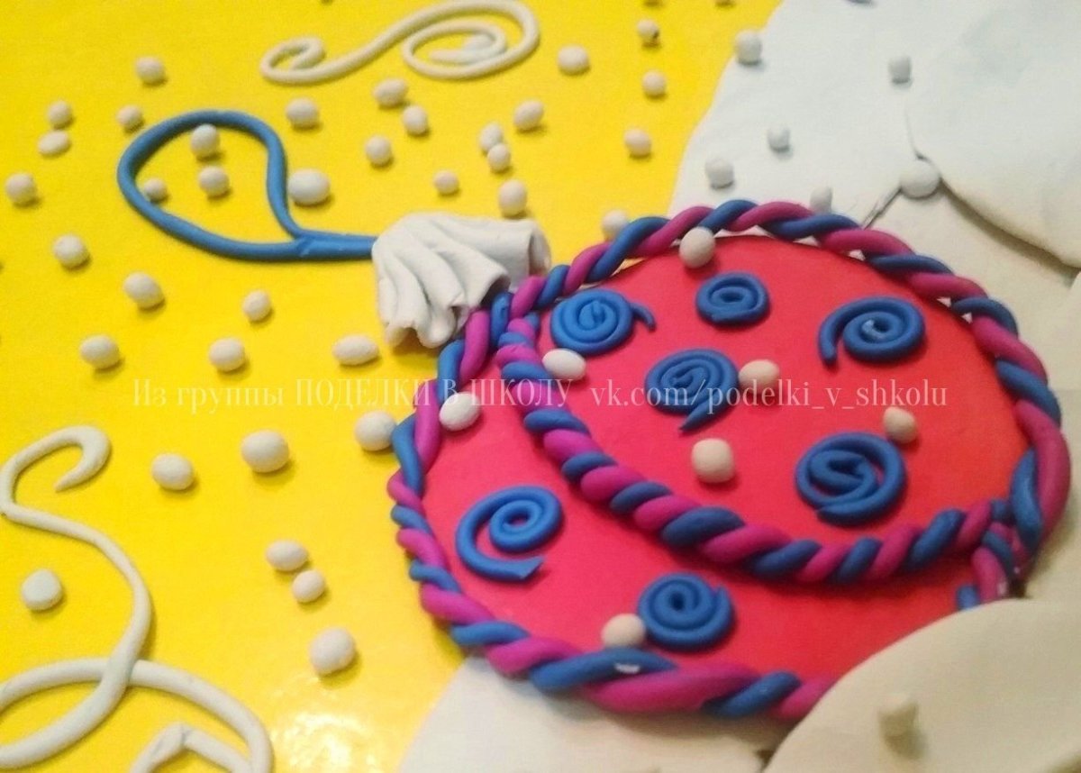 Елочная игрушка на картоне для пластилина