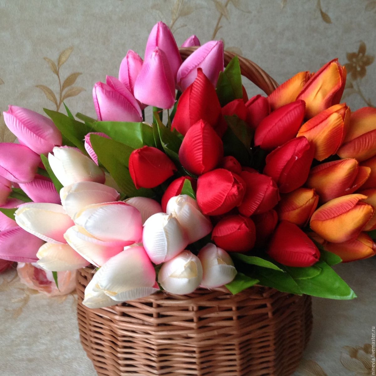 С праздником весны