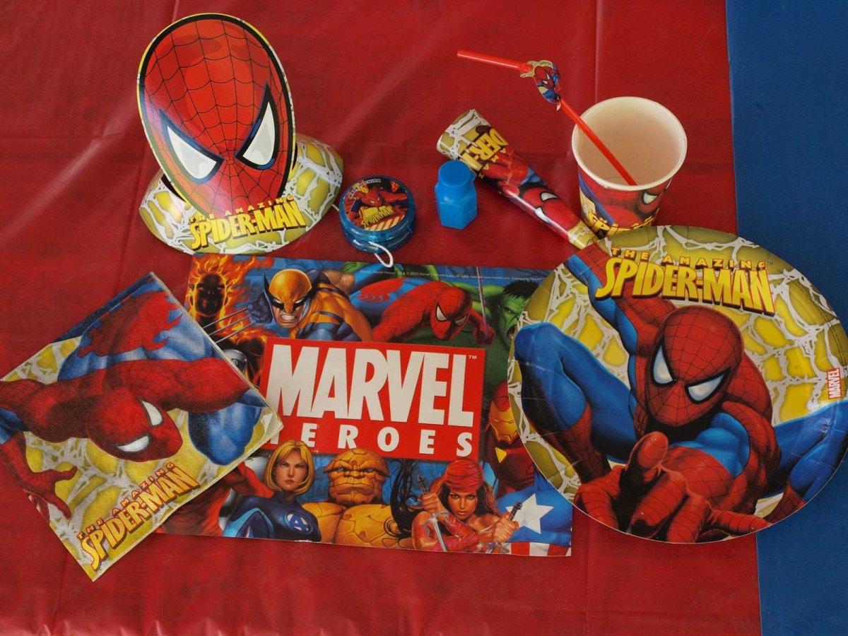 Плакат человек паук с днем рождения