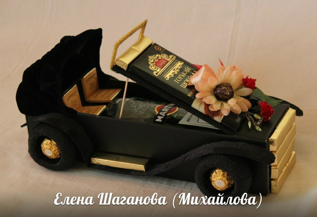 Подарок другу из конфет