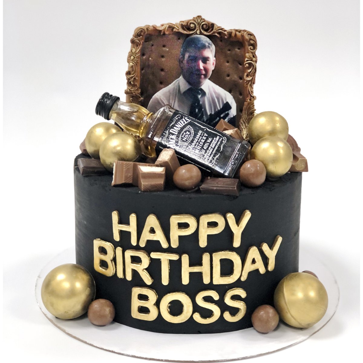 Черный торт с надписью прикольной