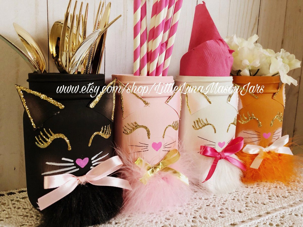 Оформление стола на выписку девочки