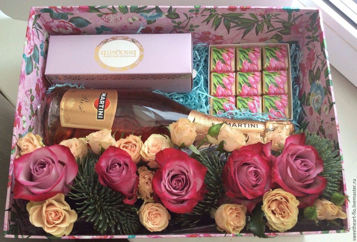 Подарок сборный в коробке