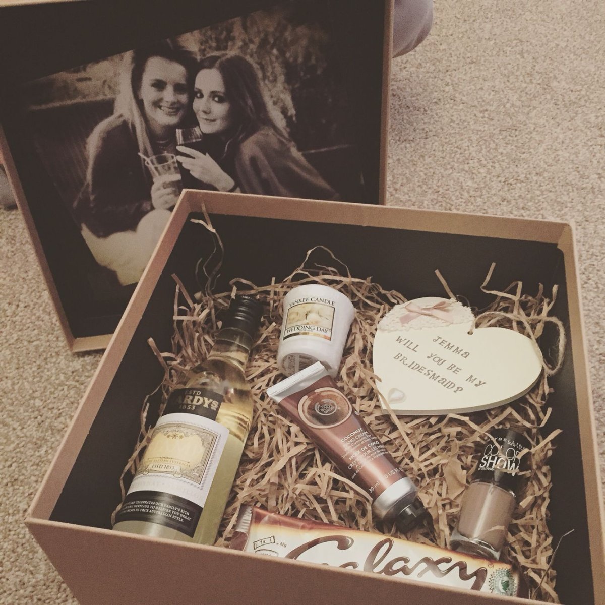 Подарочная коробка для подруги