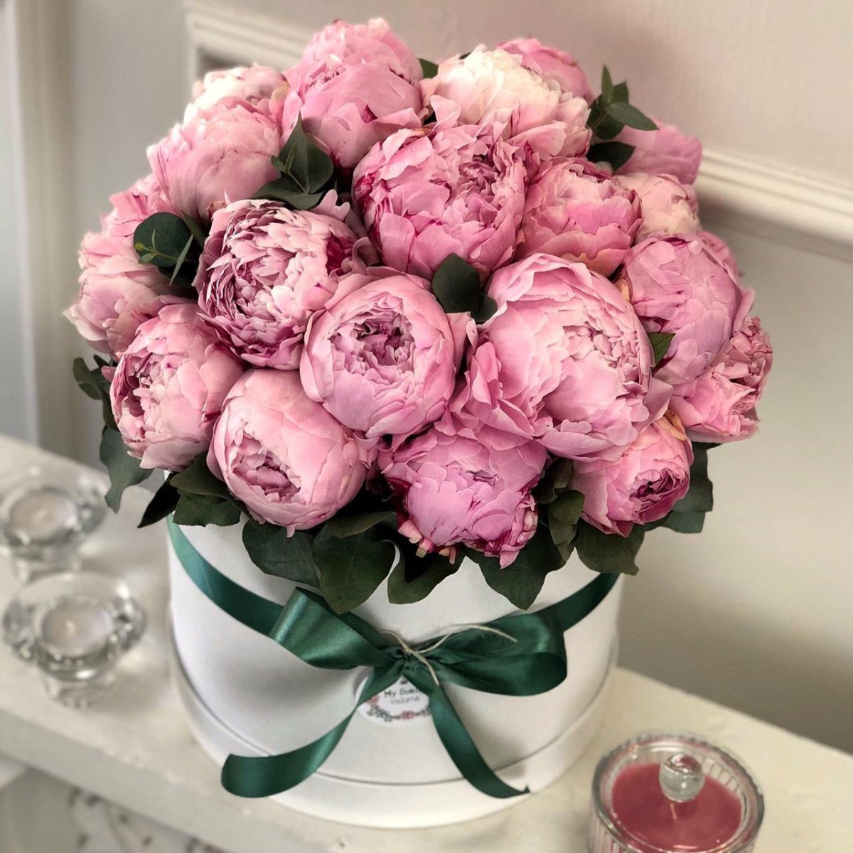 Большой букет пионов