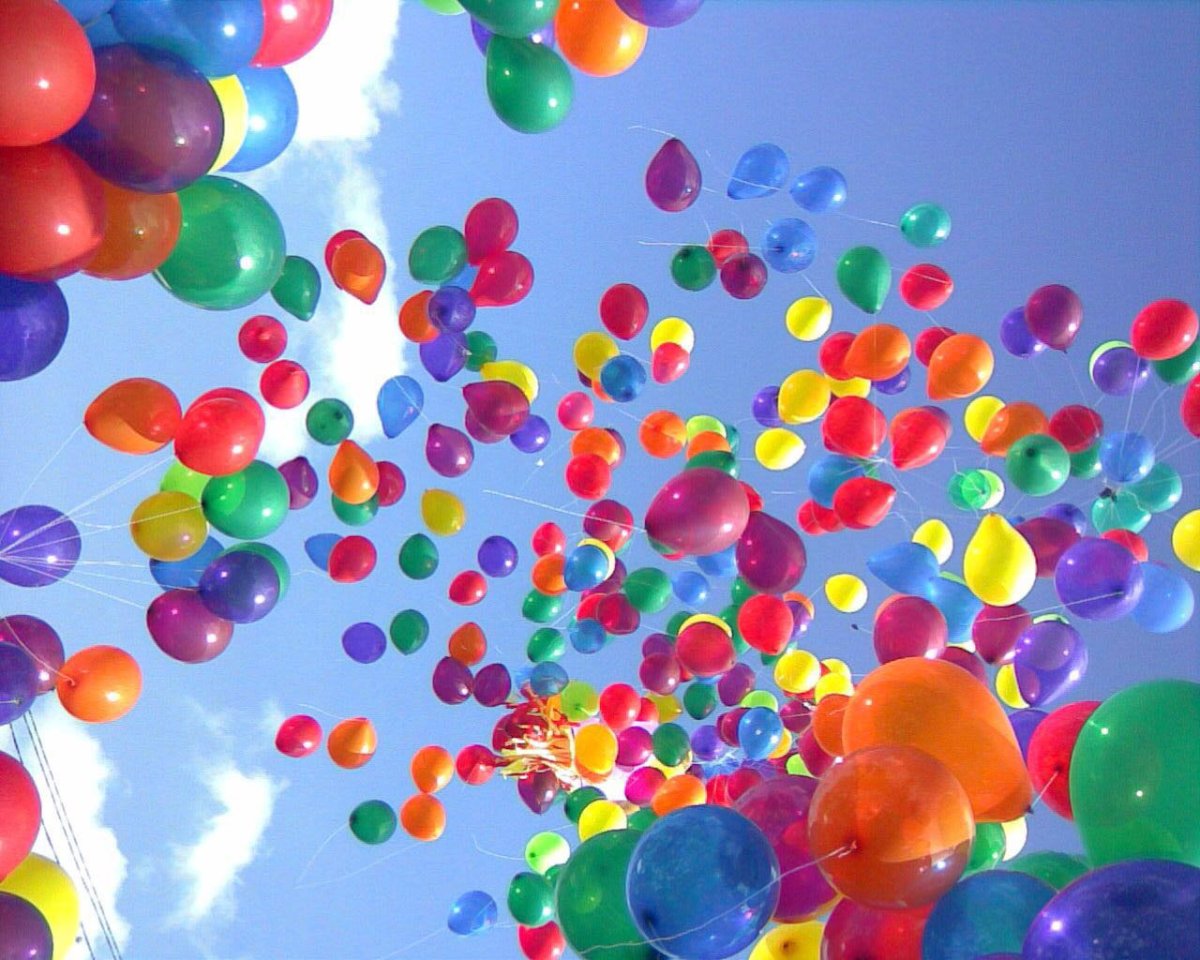 Много шаров в небе