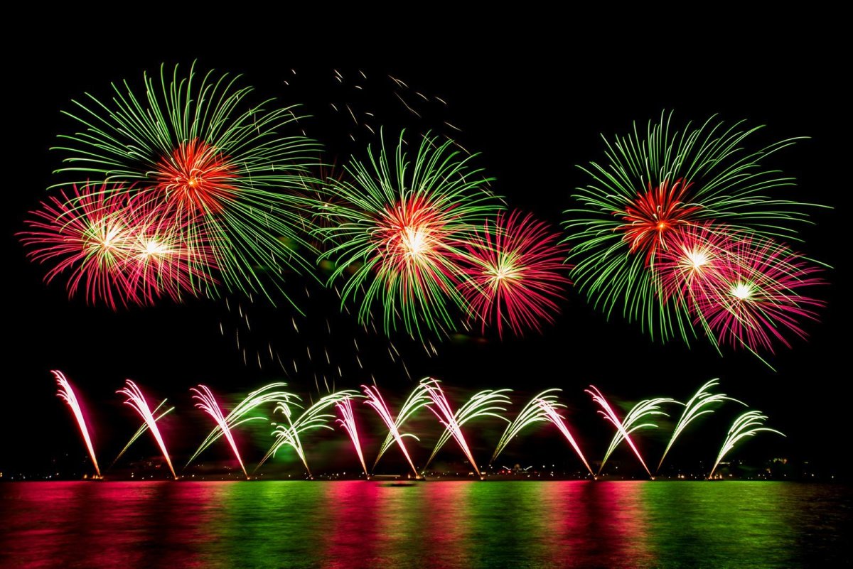 Праздничный салют на день рождения