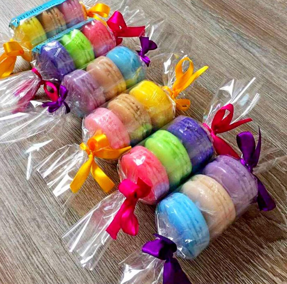 Брендовый подарок девушке