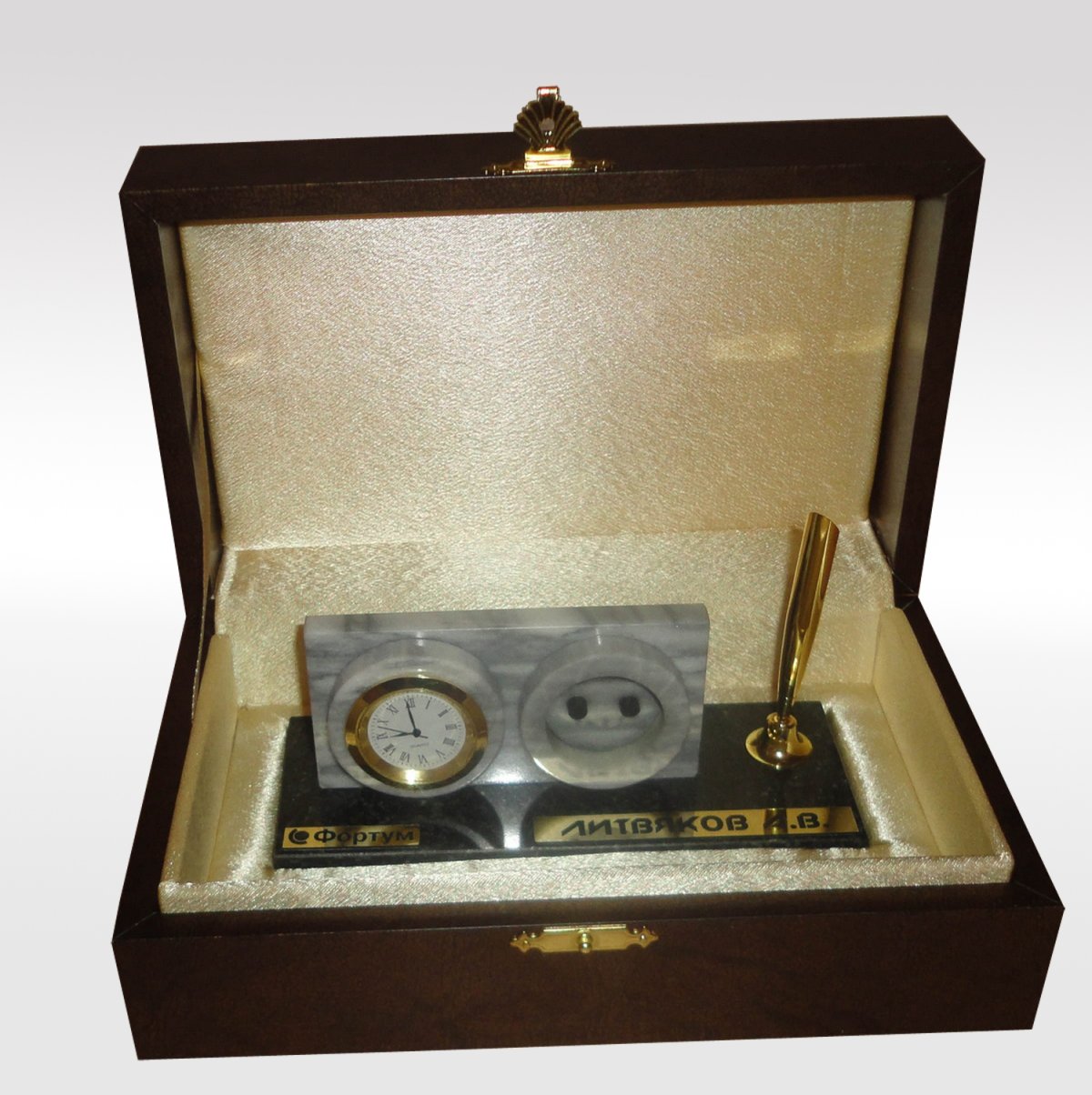 Декор бутылки для мужчины строителя