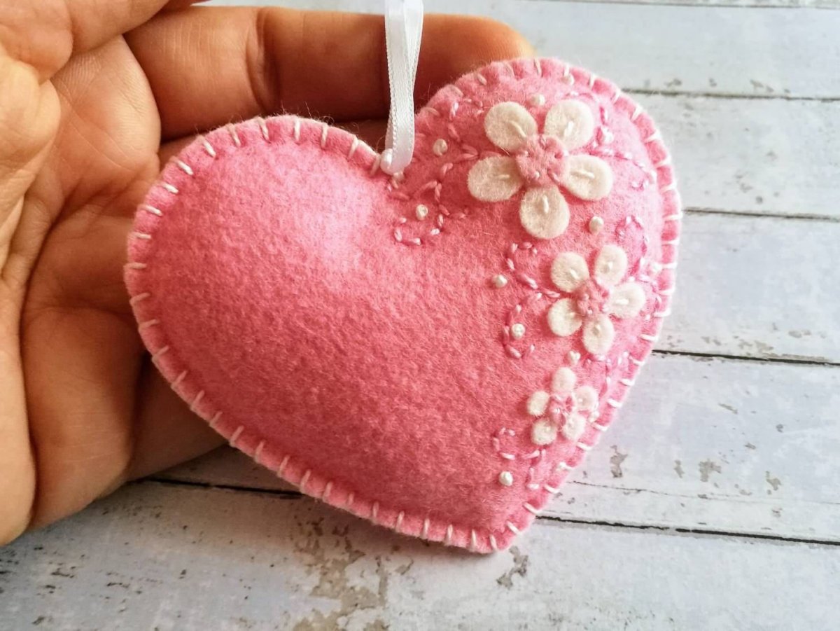 Игрушки из фетра сердце