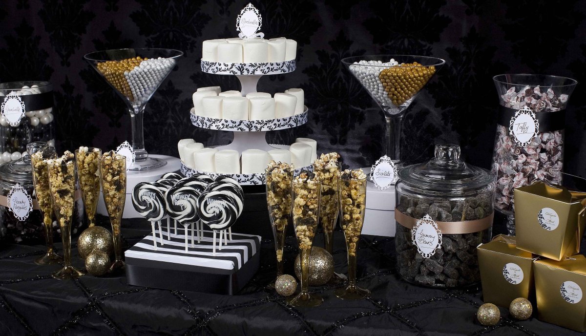 Кэнди бар черно золотой