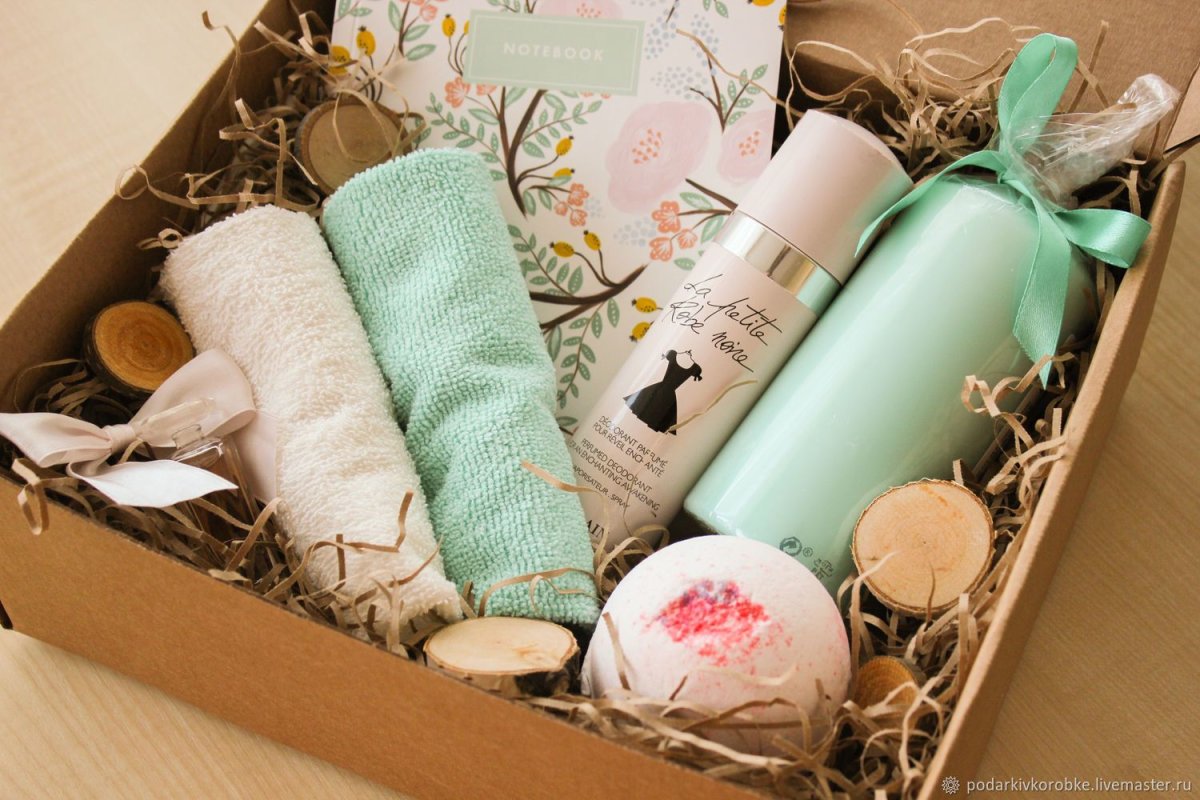 Подарочные коробки со сладостями