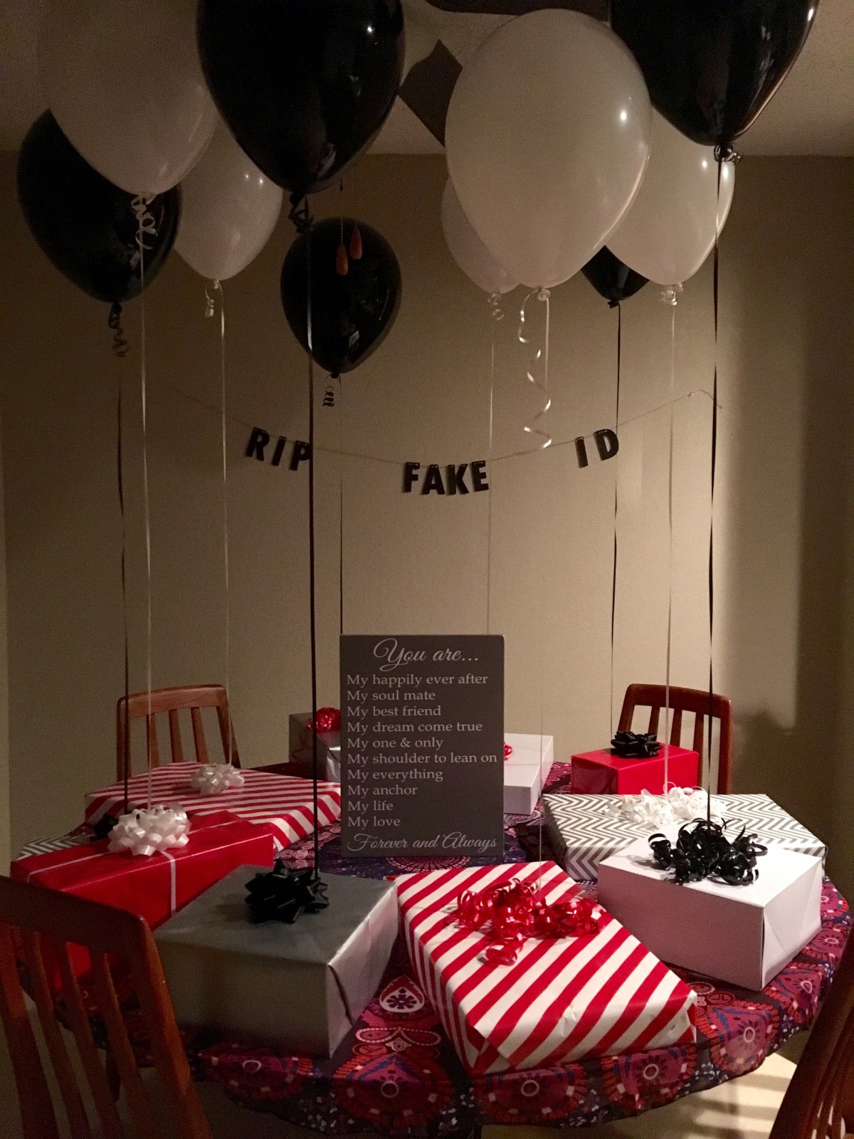 Украсить комнату на годовщину