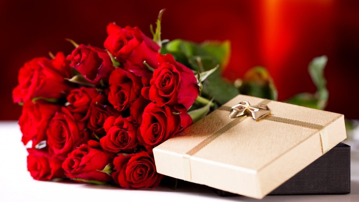 Розы в подарок