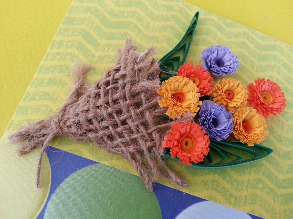 Подарок маме из ниток