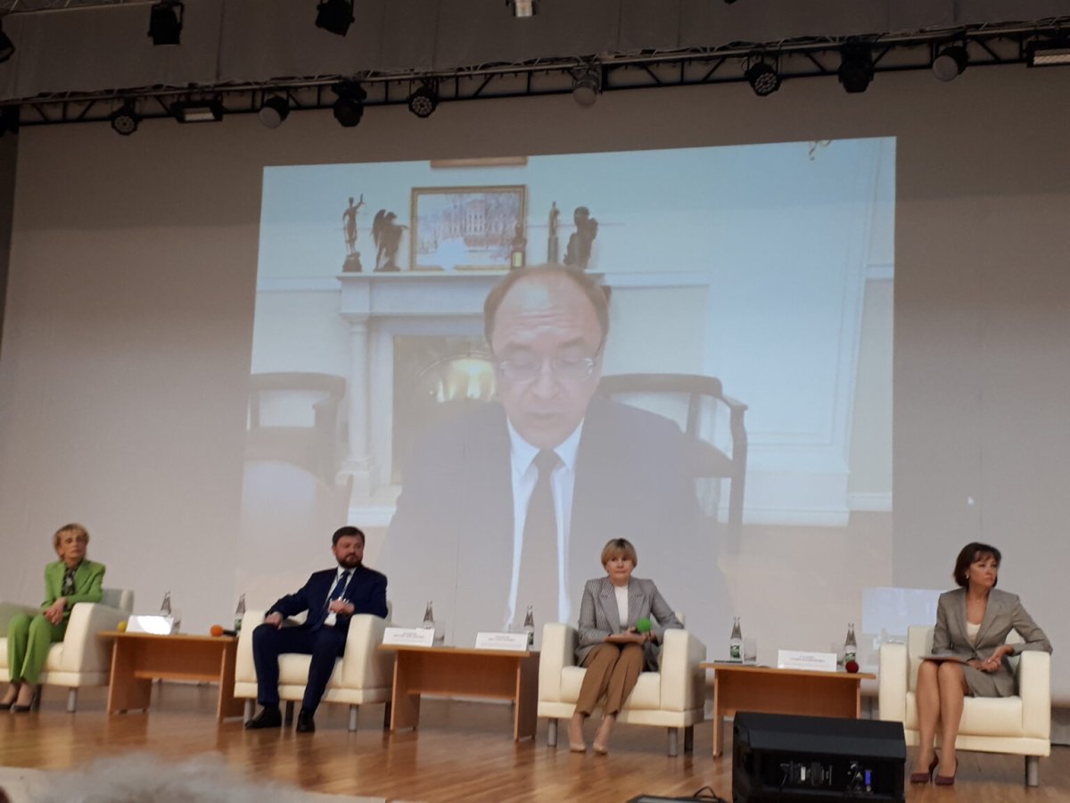 Часы для учителя литературы