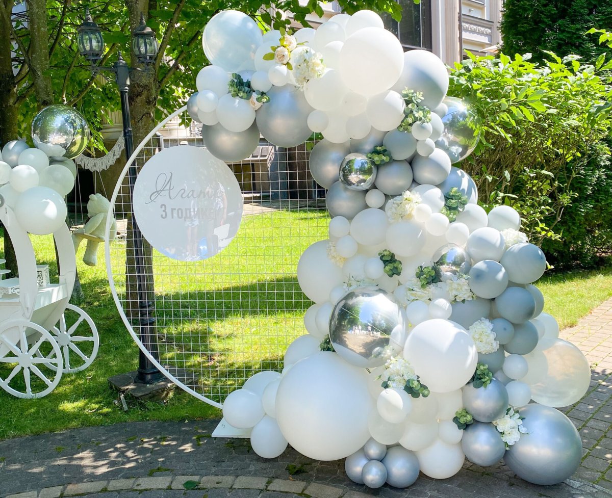 Круглая стойка для фотозоны